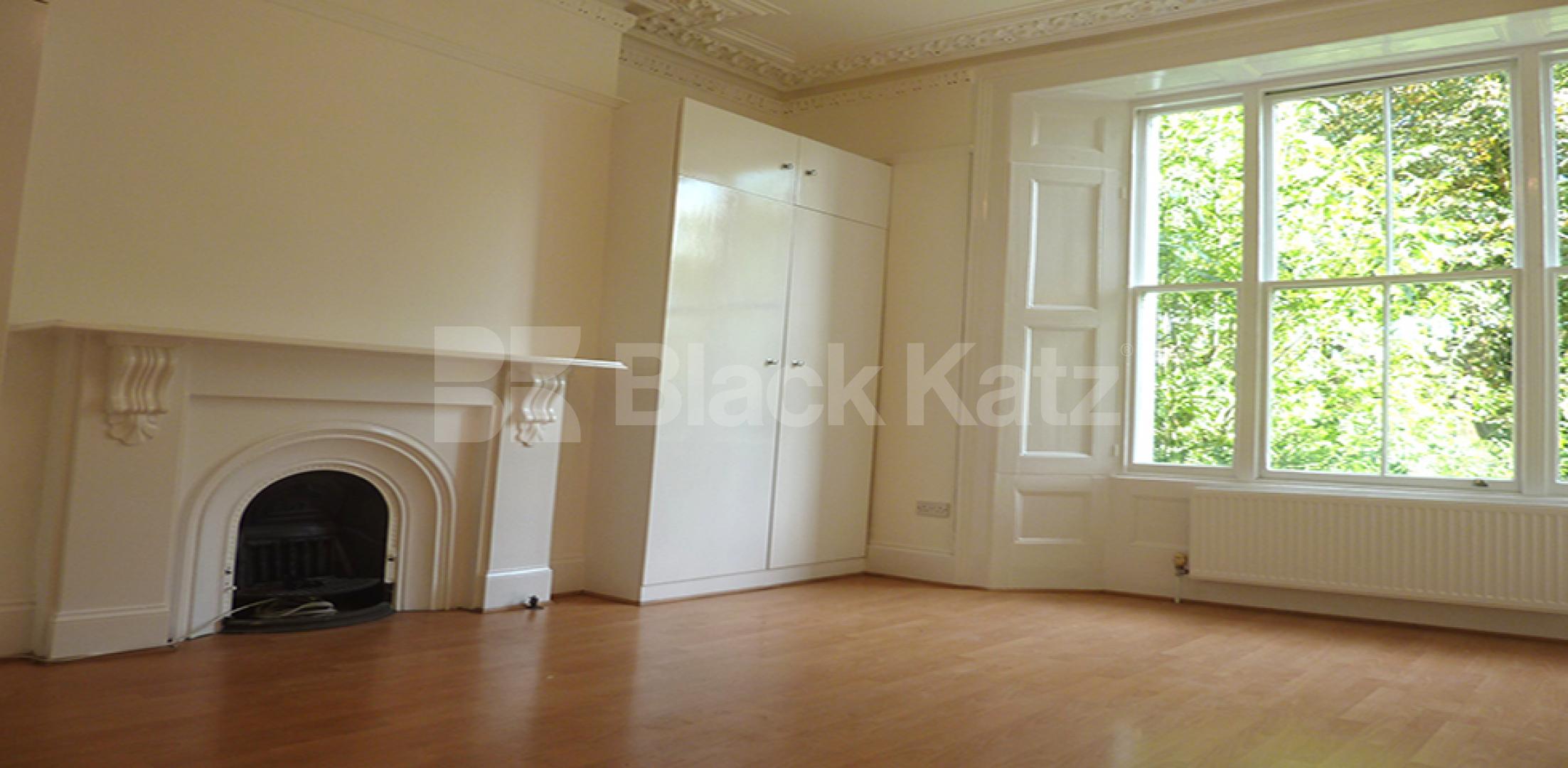 			HUGE ONE BED!, 1 Bedroom, 1 bath, 1 reception Flat			 Hilldrop Road, TUFNELL PARK N7